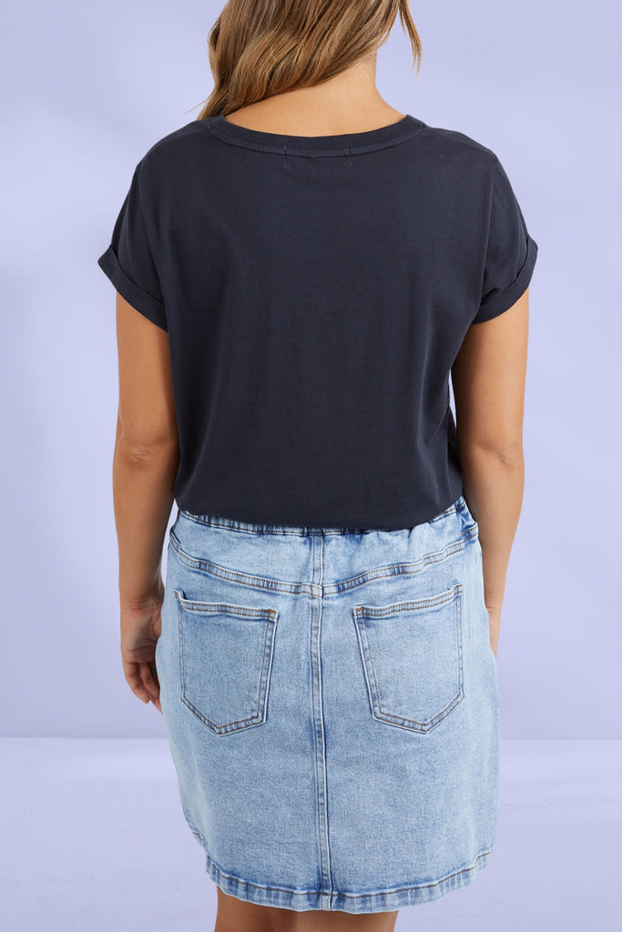 Foxwood Manly Vee Tee Black From BoxHill