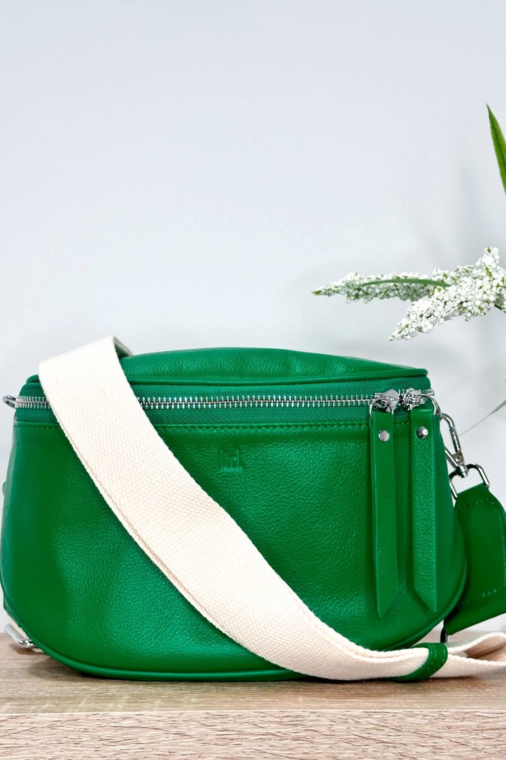 バッグ CTHY LIMONTA NYLON MINIMAL BODY BAG Must-see for adults] The most practical backpack for both work and
